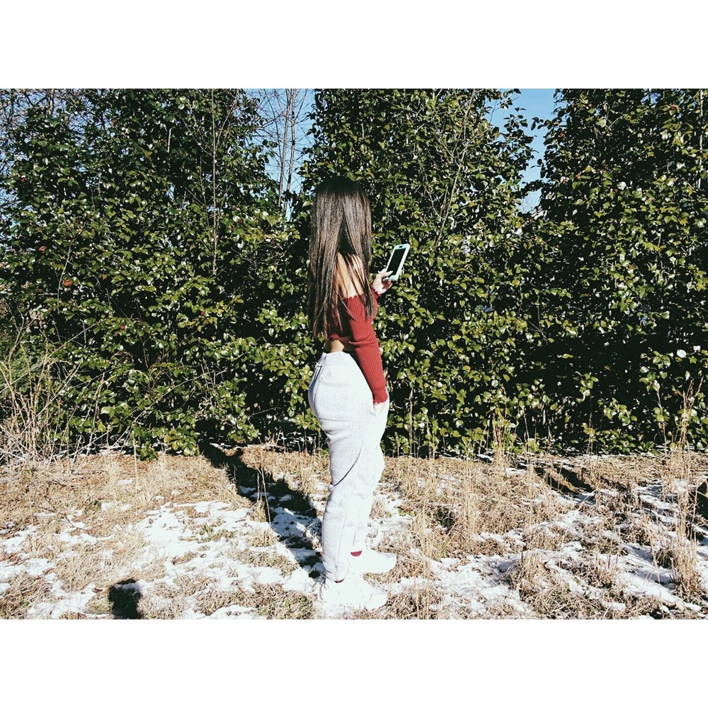 Off the Shoulder Long Sleeve Crop - Burgundy - Picture 5 of 6